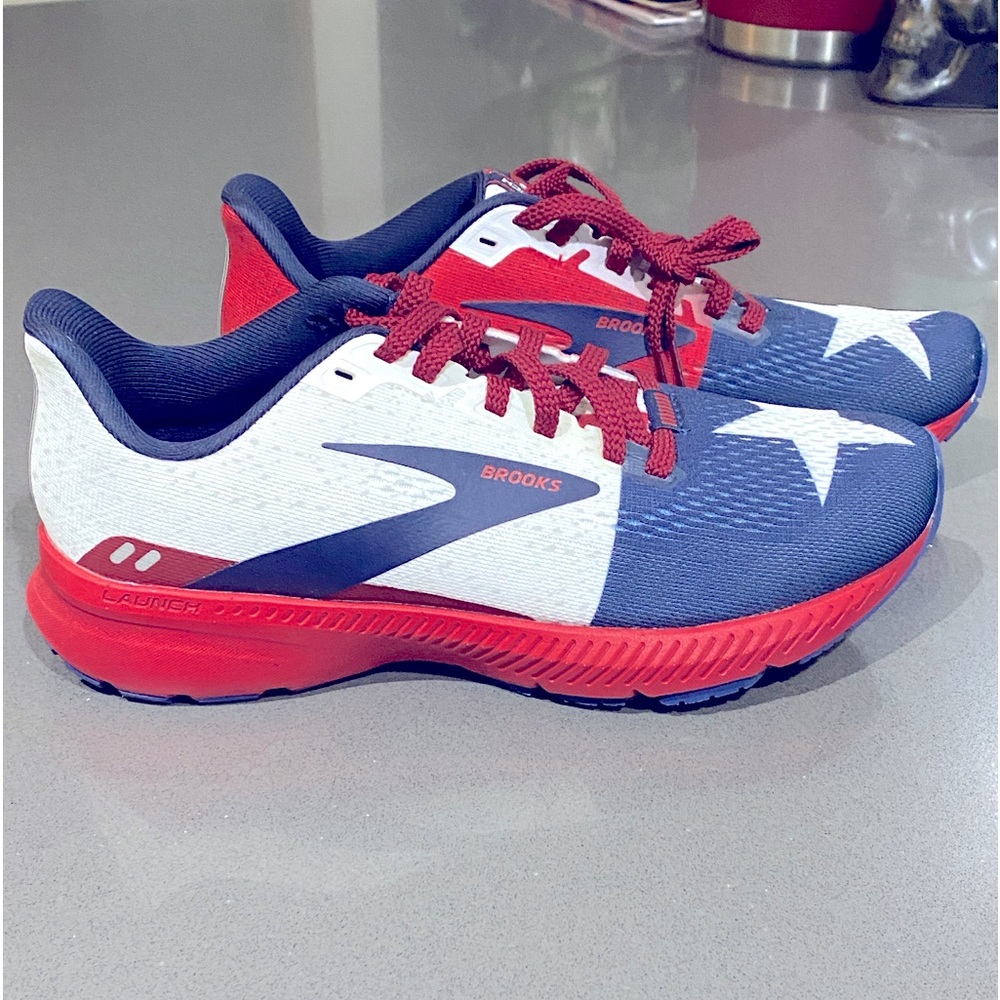 BROOKS *NWOT* Women’s Launch 8 ‘Run Texas Pack’ Limited Edition